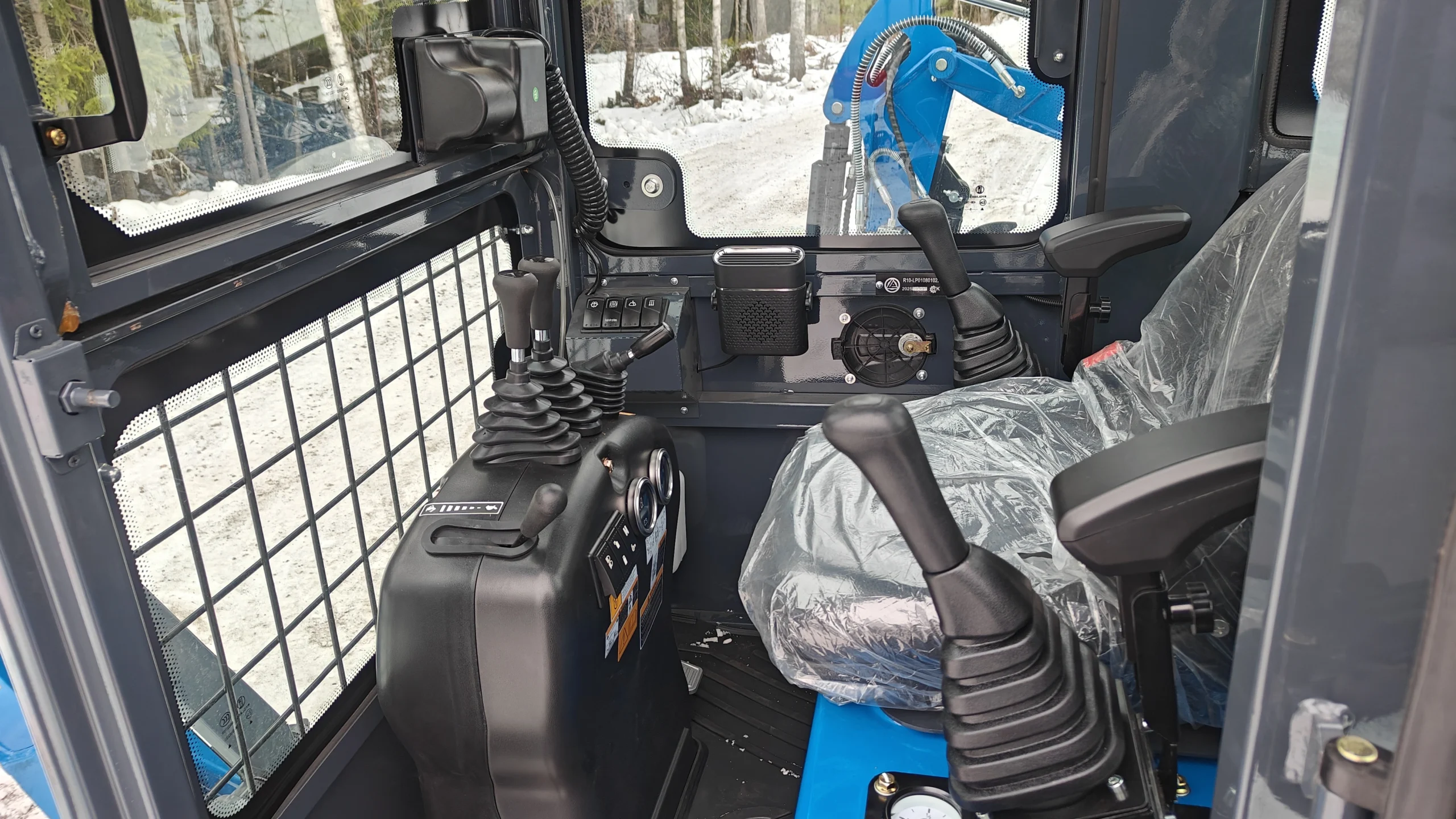 Minigrävare Rippa R10 ECO hytt med värme, joysticks. Minigrävare Rippa R10 ECO hytt med värme, joysticks.