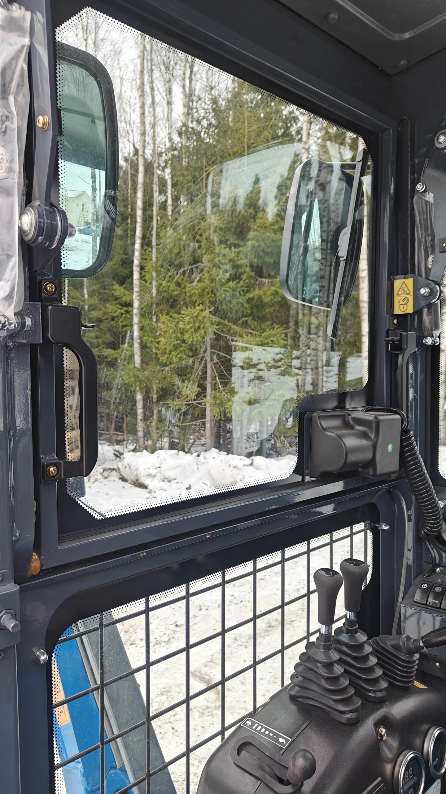 Minigrävare 1 ton Rippa R10 ECO hytt med värme - öppningsbar framruta Minigrävare 1 ton Rippa R10 ECO hytt med värme - öppningsbar framruta