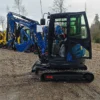 Minigrävare 2 ton med hytt med AC, hydraulisk tumme, bomsväng, breddbara larver mm