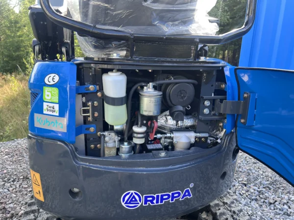 Rippa R15 minigrävare med 3 cylindrig dieselmotor från Kubota D722.